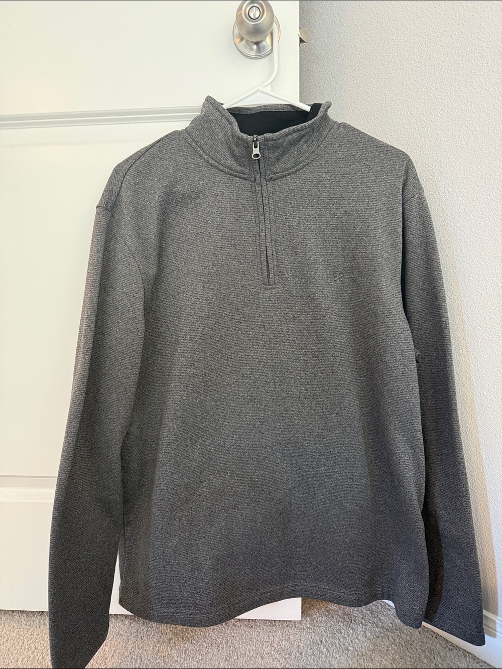 Izod Men's Dark Gray Half-Zip Sweater